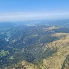 Flugwegposition um 13:17:51: Aufgenommen in der Nähe von Okres Bruntál, Tschechien in 2236 Meter